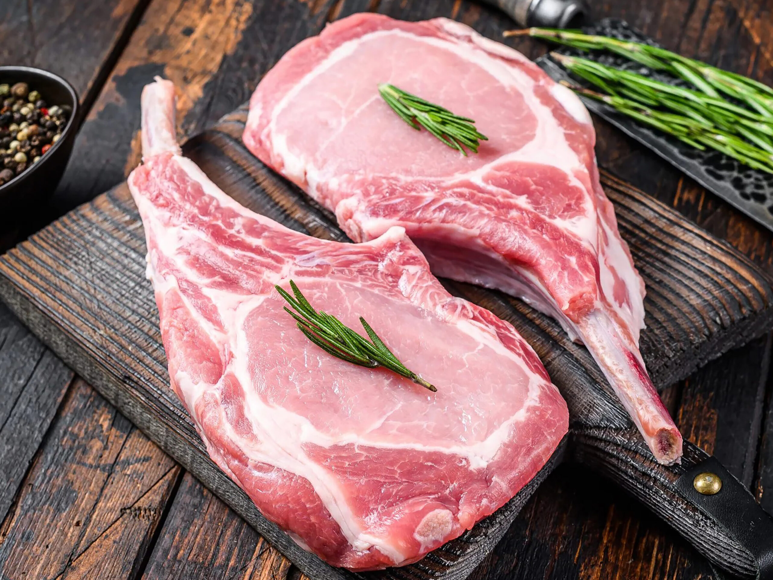 Cotlet de porc cu os (tomahawk) Cotlet de porc cu os (tomahawk)